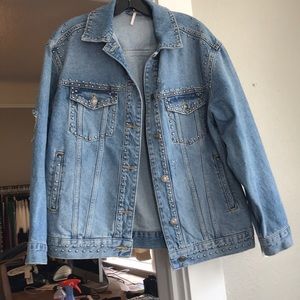 Jean jacket with studs
